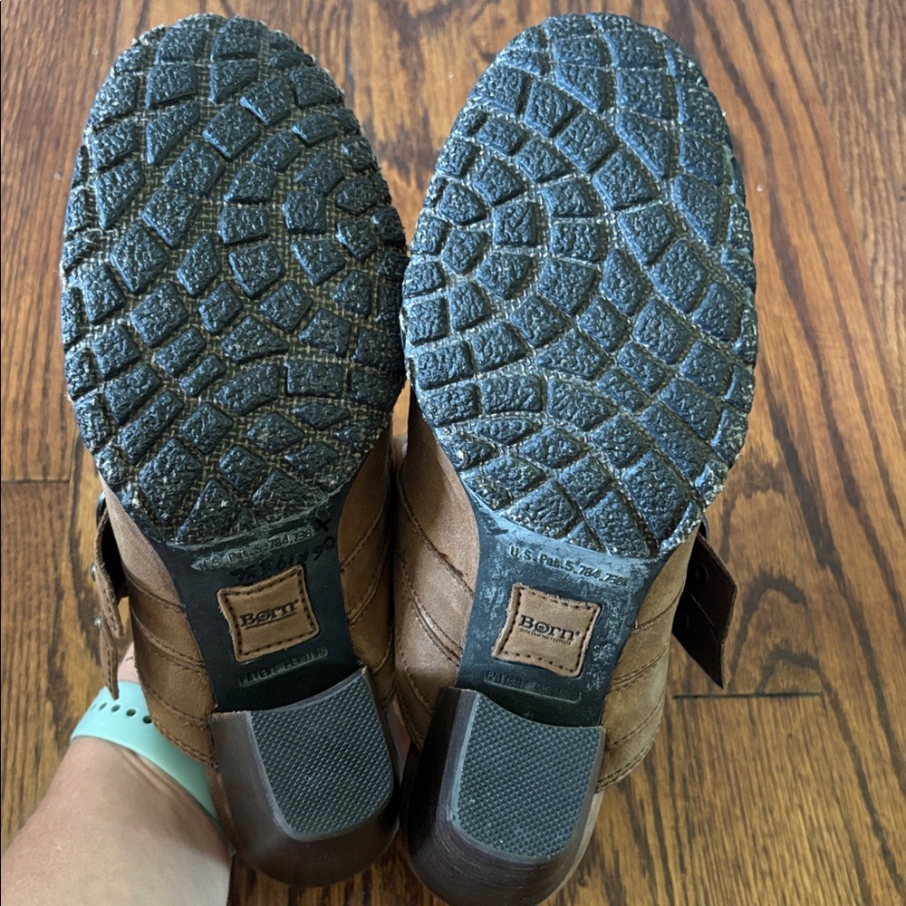 Born Scarlet II Distressed Brown Leather Wedge Mules, Size 8/39 - Picture 7 of 13